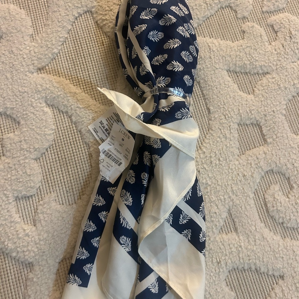 NWT Jcrew Printed scarf blue and white - Picture 4 of 5